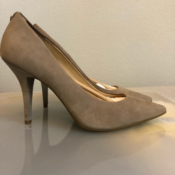 Michael Kors Pumps - Picture 8 of 9